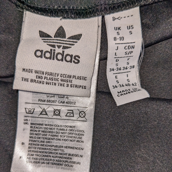 LAST CHANCE / DONATING SOON Adidas Shorts 🖤 - Picture 3 of 4